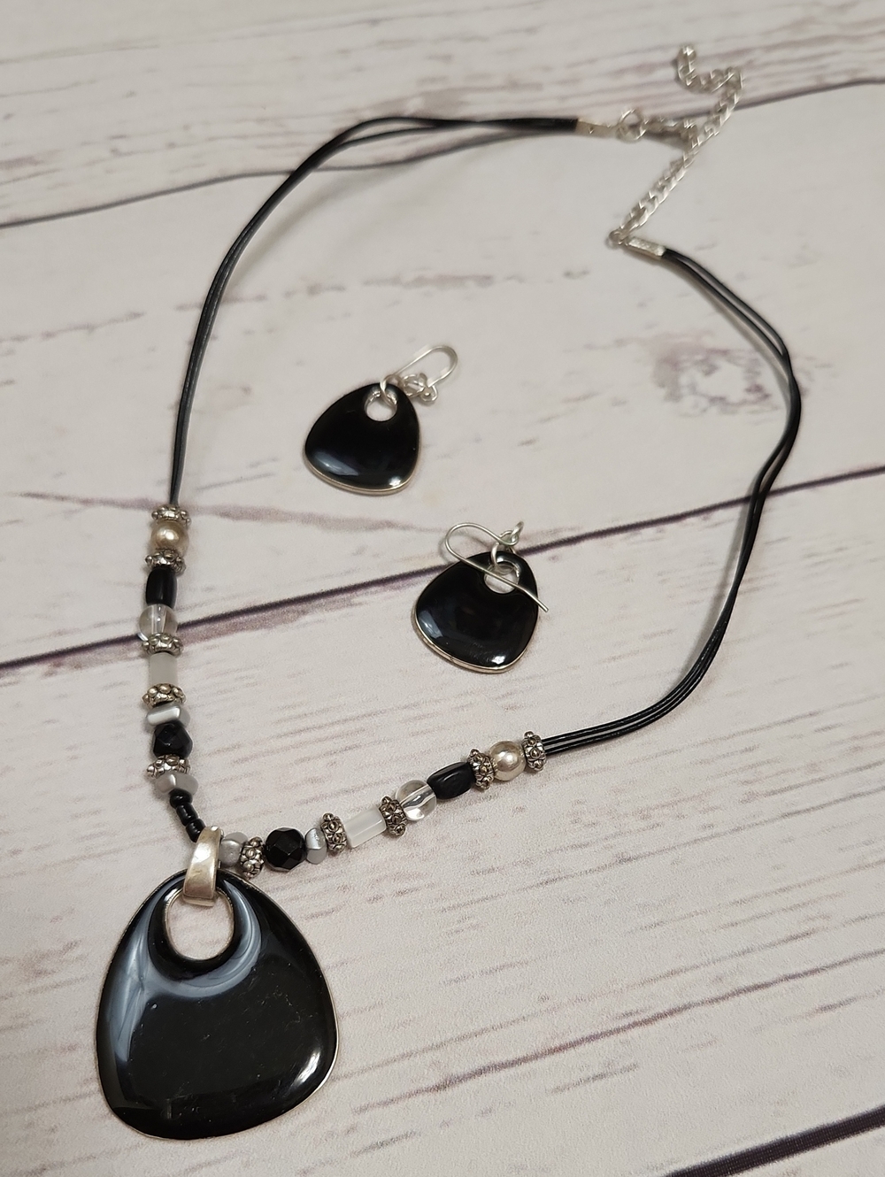 Black Resin Pendant Necklace and Drop Earrings Set - Women's Jewelry
